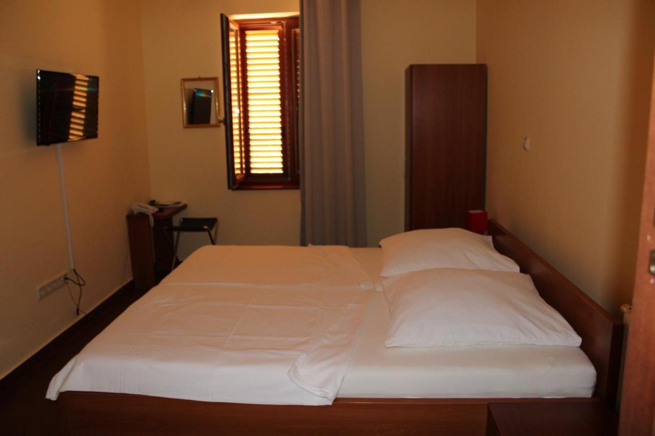 Hotel Roski Slap Drnis Luaran gambar